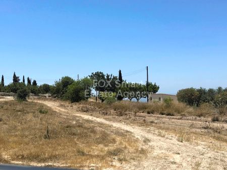 Жилой участок на продажу