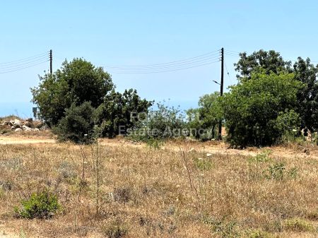 Жилой участок на продажу