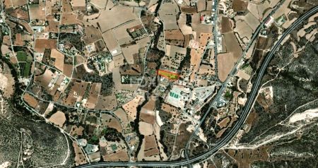 Жилой участок