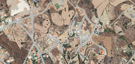 Жилой участок