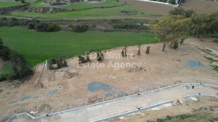 קרקע למגורים למכירה