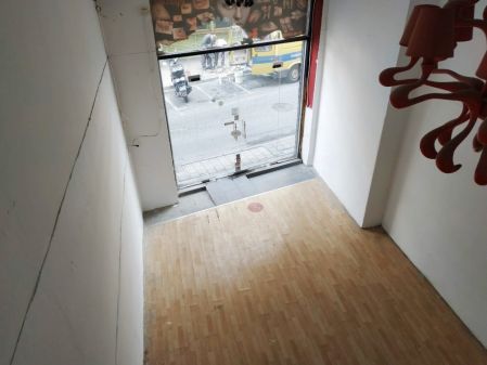 מסחר למכירה