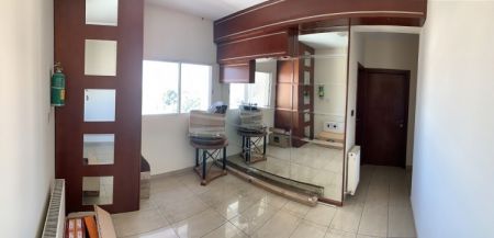 Γραφείο προς πώληση