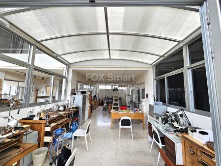 Vente au détail à vendre