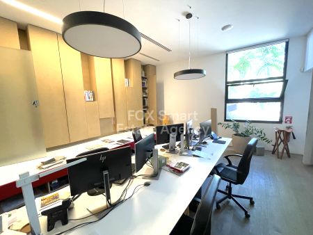 Vente au détail à vendre