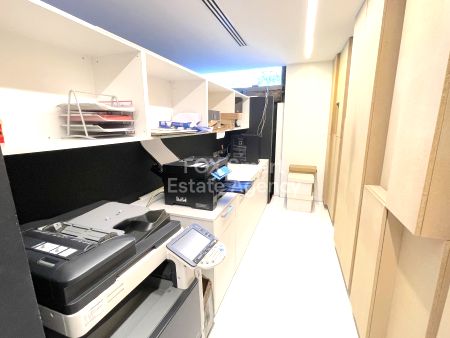 Vente au détail à vendre