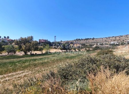 ארץ כפרית למכירה
