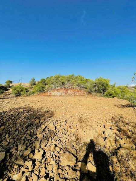 קרקע למגורים למכירה