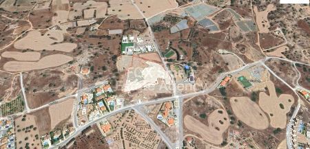 Жилой участок