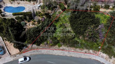 Жилой участок на продажу