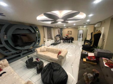 半独立式住宅出售