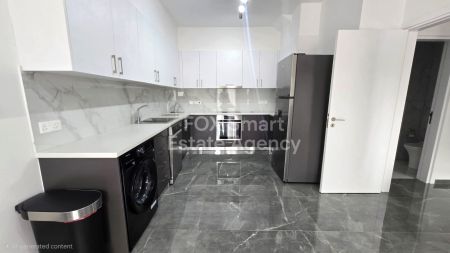 בית דו משפחתי למכירה