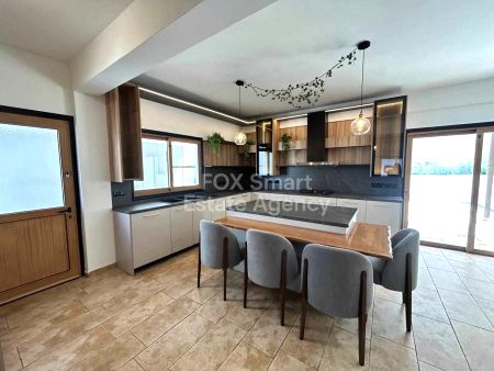 半独立式住宅出售