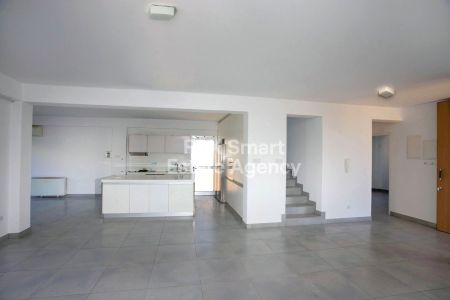 Semi-detached House for sale