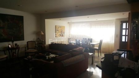 בית דו משפחתי למכירה