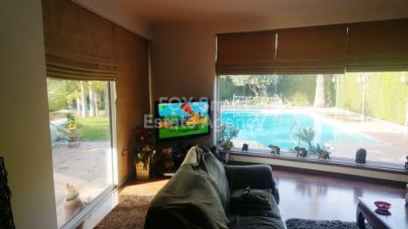 בית דו משפחתי למכירה