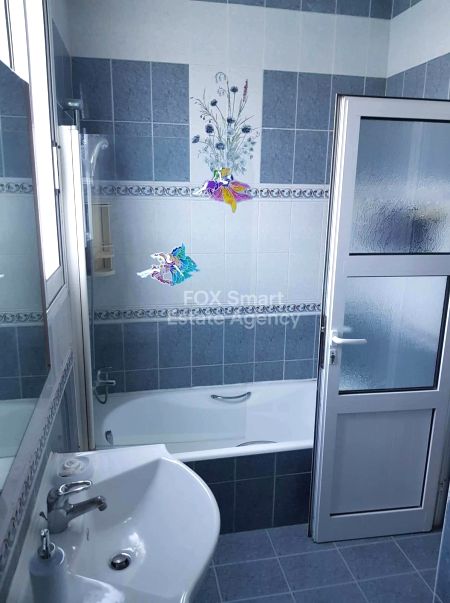 בית דו משפחתי למכירה