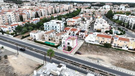 半独立式住宅出售