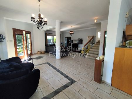 半独立式住宅出售