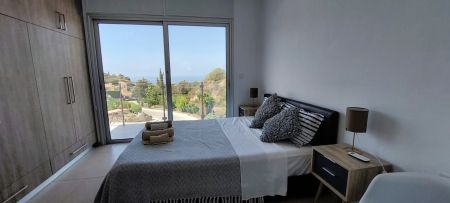 בית דו משפחתי למכירה