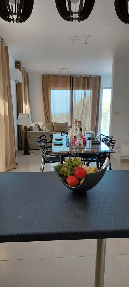 בית דו משפחתי למכירה