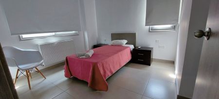 בית דו משפחתי למכירה