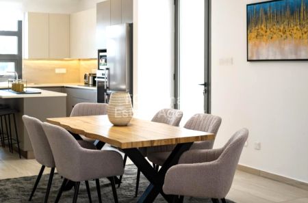 בית דו משפחתי למכירה