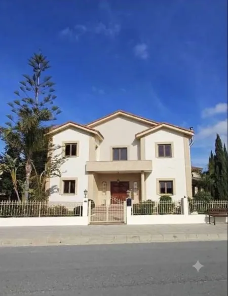 Detached House for sale