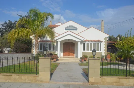Detached House for sale