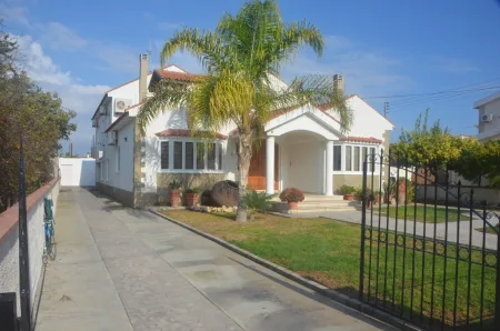 Detached House for sale