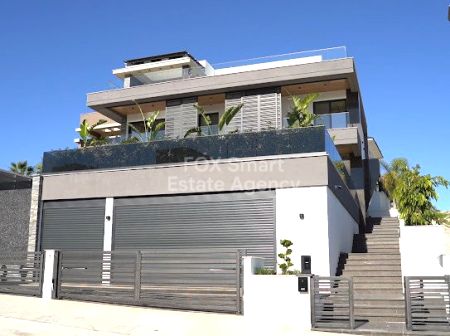 וילה למכירה