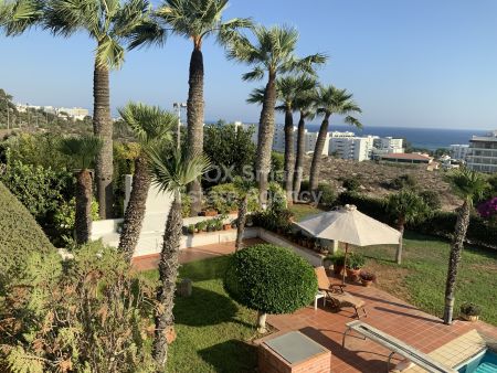 Вилла на продажу