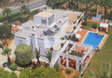 Вилла на продажу