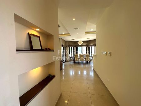 וילה למכירה