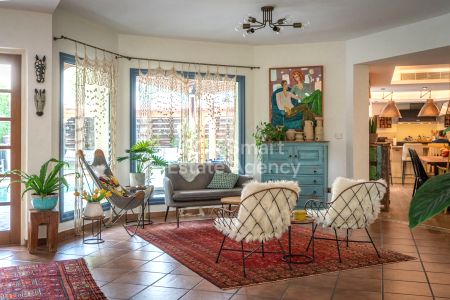 Вилла на продажу