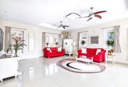 Вилла на продажу