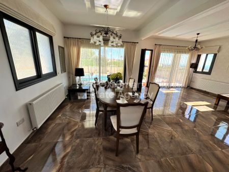 Вилла на продажу