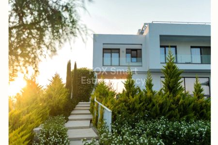 Thumbnail 2 Maisons À Vendre Chypre