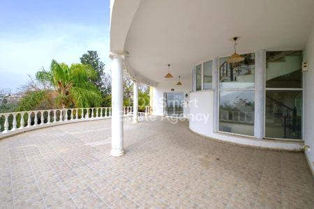 Вилла на продажу