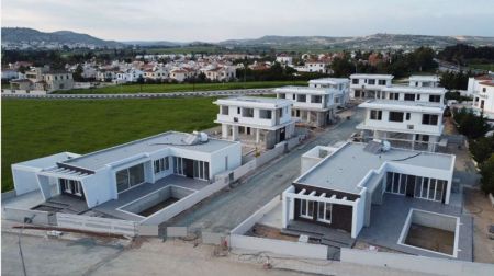 Villa zum Kauf