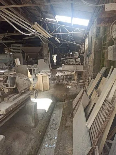 תעשייה למכירה