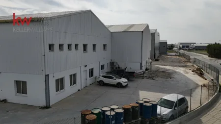 Magazzino in vendita
