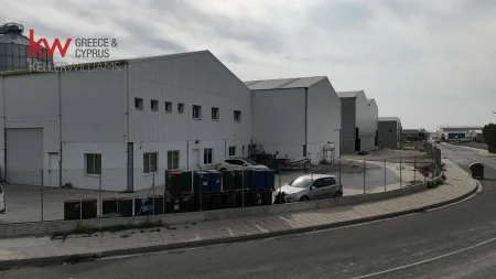 Magazzino in vendita