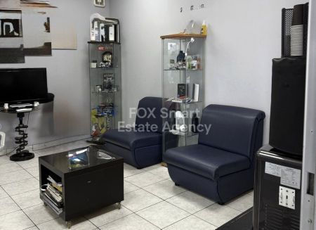 מחסן למכירה