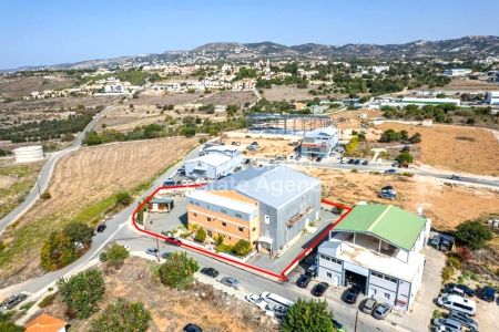 Magazzino in vendita