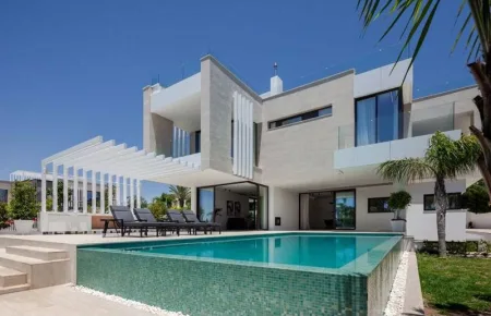 Villa for sale