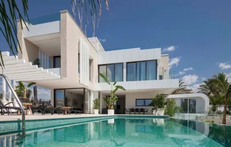 Villa for sale